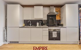 Stylish 2 Bed Apartment Burton On Trent